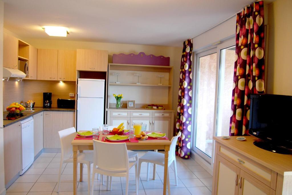 Lagrange Grand Bleu - Les Pierres De Jade Vakantiepark 3*